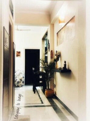 Interior - Elysium...warm place with modern amenities-“perfect place to stay“ experience (Jaipur)