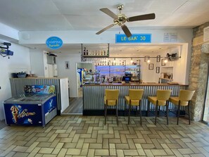 Bar (in der Unterkunft)