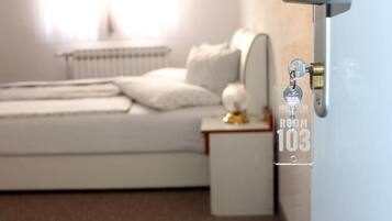 1 bedroom, WiFi, bed sheets