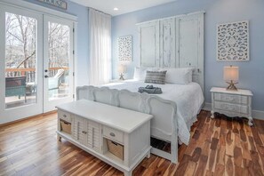 5 soverom, skrivebord, strykejern/-brett og wi-fi (inkludert)