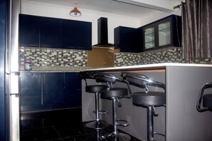 Oven - Exclusive Villa in 5 Hideout East Legon (Accra)