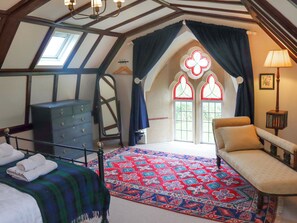 4 soverom, wi-fi (inkludert) og sengetøy