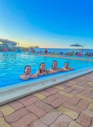 A heated pool - Chalet 4 étoiles - Piscine  - ef0iib (Proissans)