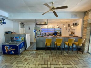 Bar (in der Unterkunft)