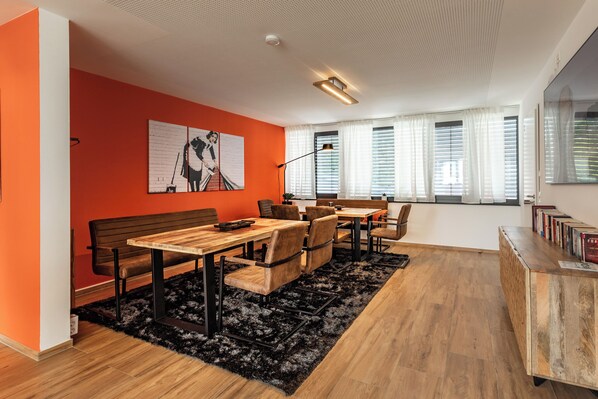 Dining - 4 Bedroom Apartment in Neckarwestheim (Neckarwestheim)