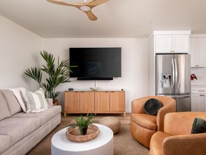 TV connectée, jeux vidéo, lecteur de DVD, chaîne hi-fi