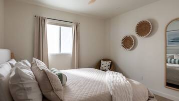 3 bedrooms, iron/ironing board, free WiFi, bed sheets