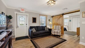 Unclassified image, 5 of 20, button - Cozy Studio Retreat one block from Downtown Noblesville. (Noblesville)