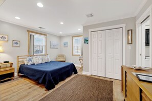 1 bedroom, free WiFi, bed sheets - Cozy Studio Retreat one block from Downtown Noblesville, IN (Noblesville)