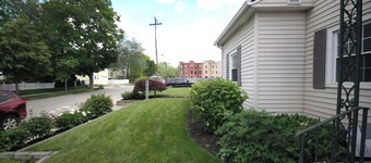 Cozy Studio Retreat one block from Downtown Noblesville, IN