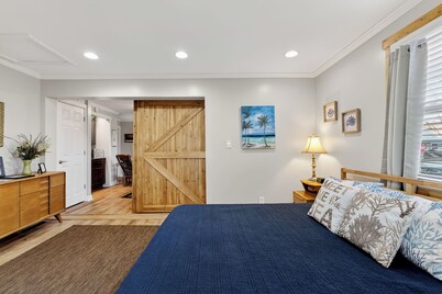 Cozy Studio Retreat one block from Downtown Noblesville, IN