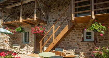 La Maison aux Pierres Levées