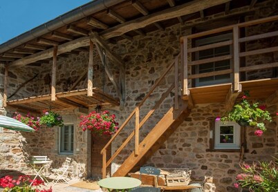 La Maison aux Pierres Levées