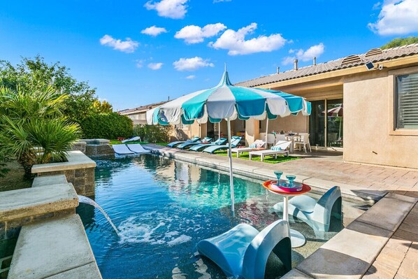 Piscine extérieure, piscine chauffée