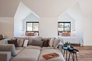 5 soverom, skrivebord, strykejern/-brett og wi-fi (inkludert)