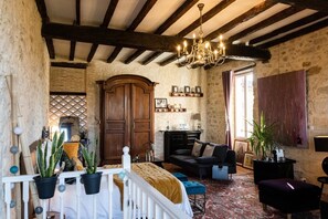 Casa | Wi-Fi de cortesia, roupa de cama