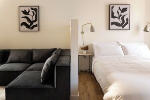 Schreibtisch, WLAN, Bettwäsche