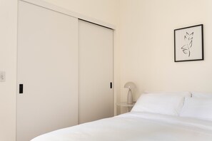 1 Schlafzimmer, Schreibtisch, WLAN, Bettwäsche