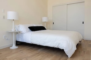 1 chambre, bureau, fer et planche à repasser, Wi-Fi