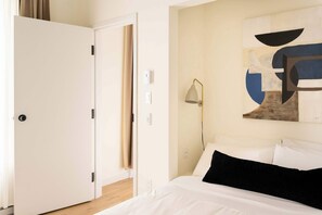 1 bedroom, desk, WiFi, bed sheets - Maison Place Jacques-Cartier - Suite 1 bedroom (Montréal)