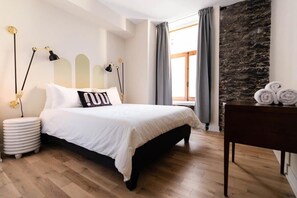 2 bedrooms, desk, iron/ironing board, WiFi - Maison Place Royale - Suite Luxe 2 chambres (Montréal)