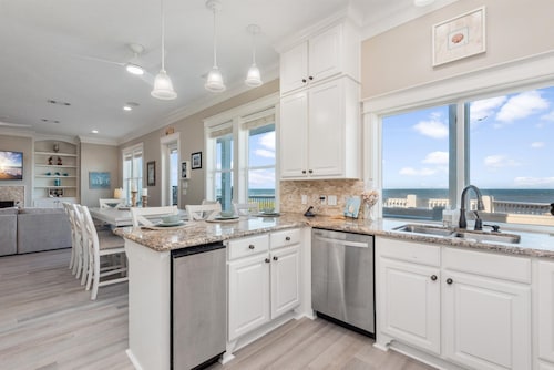 Beachfront | Hot Tub | Tiki Bar | Fenced Yard