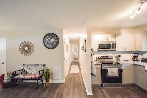 Busy Bee Ranch near Walnut Creek Amphitheatre - Pet Friendly