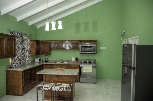 Lovely entire new 2 Bedroom Apartment in Corinth