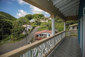Property grounds - Lovely entire new 2 Bedroom Apartment in Corinth (Gros Islet Castries)