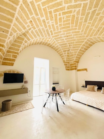 Deluxe Quadruple Room, City View | Free WiFi