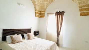 Deluxe-Dreibettzimmer, Gartenblick | Kostenloses WLAN