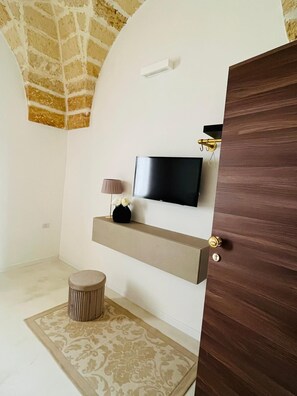 Tremannsrom – deluxe, hageutsikt | Wi-fi (inkludert)