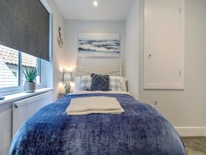 3 室のベッドルーム、WiFi (無料)、ベッドシーツ