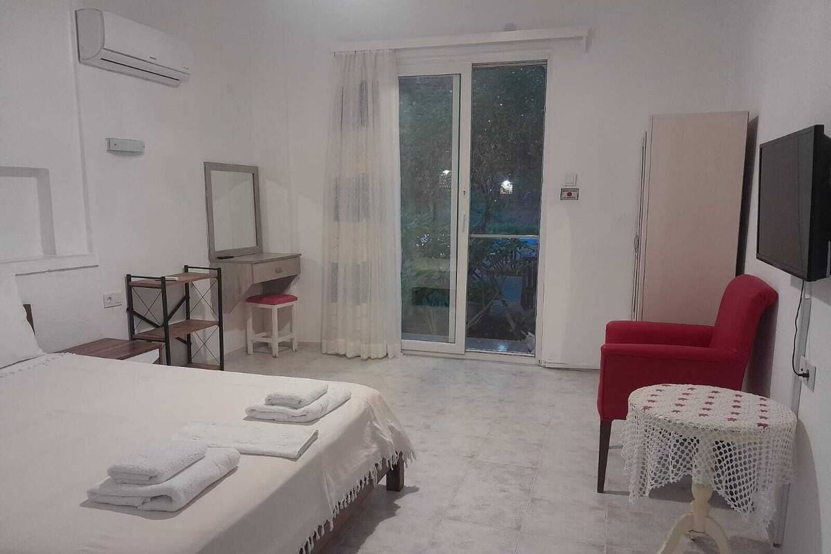 Large Double Room | 1 bedroom, premium bedding, individually decorated