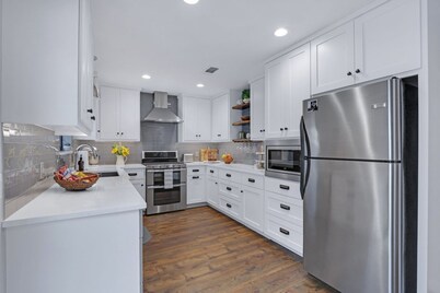 Coachman Cottage, perfectly charming getaway for families or couples.