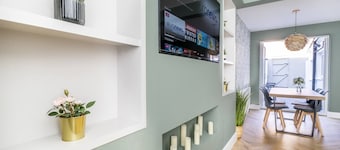 Luxury Townhouse 2BR | Belfast's Best Area