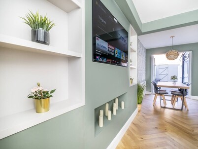 Luxury Townhouse 2BR | Belfast's Best Area
