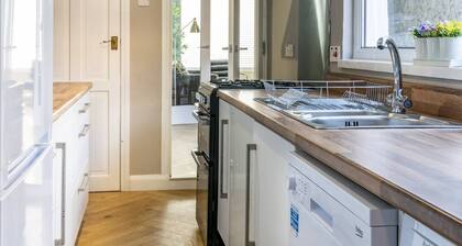Luxury Townhouse 2BR | Belfast's Best Area