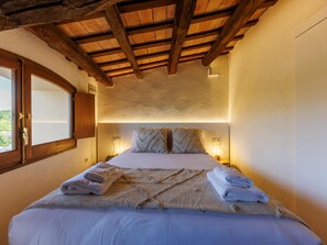 3 室のベッドルーム、アイロン / アイロン台、インターネット、ベッドシーツ