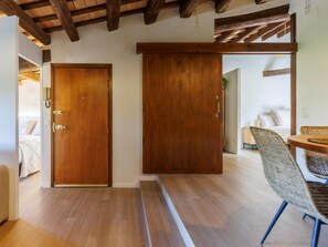 3 室のベッドルーム、アイロン / アイロン台、インターネット、ベッドシーツ