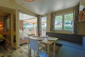 Unclassified image, 5 of 24, button