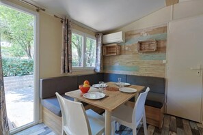 Unclassified image, 3 of 24, button