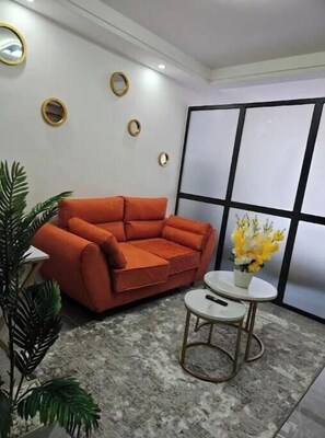 Una Smart TV, un reproductor estéreo