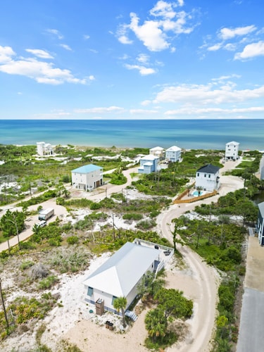 North Cape Gem| Pool | Pet-Friendly| 3 Min Walk to Beach | Grill