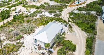 North Cape Gem| Pool | Pet-Friendly| 3 Min Walk to Beach | Grill