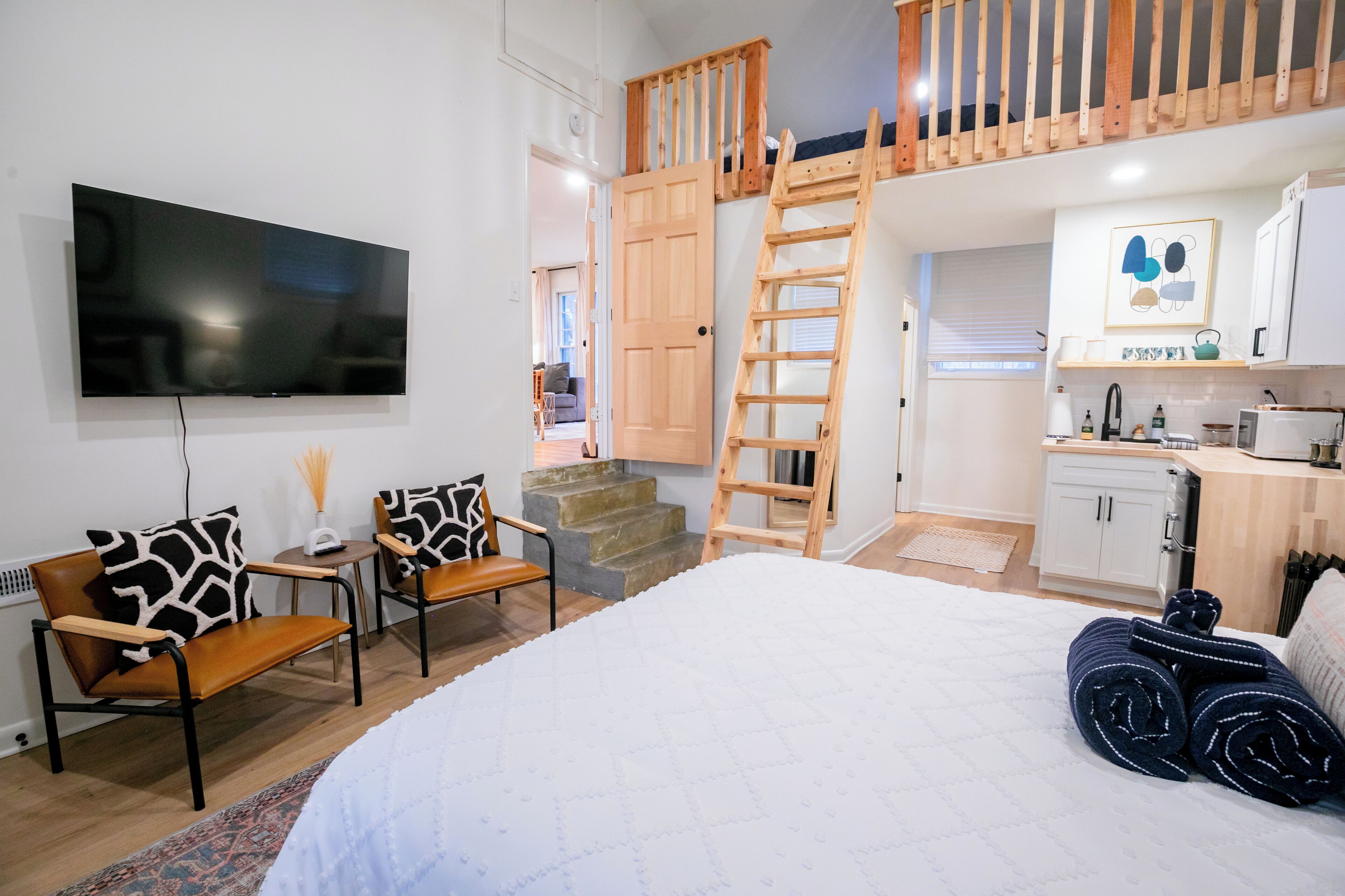 5 chambres, fer et planche à repasser, Wi-Fi, draps fournis