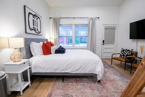 5 bedrooms, iron/ironing board, WiFi, bed sheets