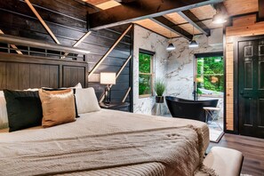 3 habitaciones, tabla de planchar con plancha y cuna de viaje