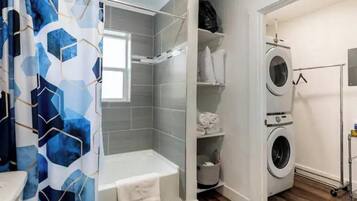 風筒、提供毛巾、番梘、洗頭水