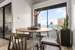 Dining - Sealodge 2 Bedroom Cliffside Luxury Redone Condo Ocean & Mountain Views (Princeville)